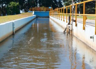 Servicio de agua se interrumpe por daño en tubería que está siendo reparada por EMPAGUA