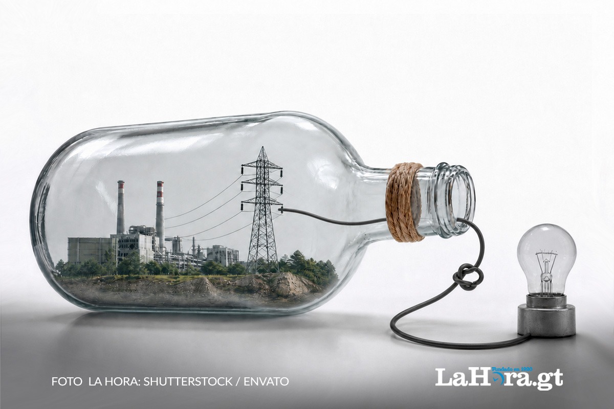 La transmisión eléctrica se ha convertido en un cuello de botella para la generación eléctrica. Foto La Hora: Alejandro Ramírez.