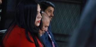 Tribunal condena a exdiputados por el caso Asalto al Ministerio de Salud, dos de ellos vinculados a la UNE El Tribunal de Mayor Riesgo D condenó a tres exdiputados por su vinculación al caso Asalto al Ministerio de Salud al encontrarlos culpables de tráfico de influencias. Foto La Hora: Daniel Ramírez