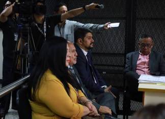 Caso Asalto al Ministerio de Salud: Exdiputado Arango deberá pagar Q101 mil y otros dos exdiputados deben ofrecer disculpa pública El Tribunal de Mayor Riesgo D impuso el pago de una reparación digna a favor del Estado de Guatemala para tres exdiputados vinculados al caso Asalto al Ministerio de Salud. Foto La Hora: Daniel Ramírez