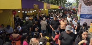 Los guatemaltecos aprovechan el feriado del 15 de agosto para visitar la Simeón Cañas, zona 2. Foto La Hora: José Orozco