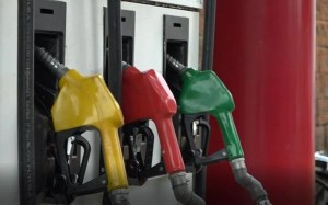 Precios de referencia para los combustibles registran baja para esta semana, según el MEM