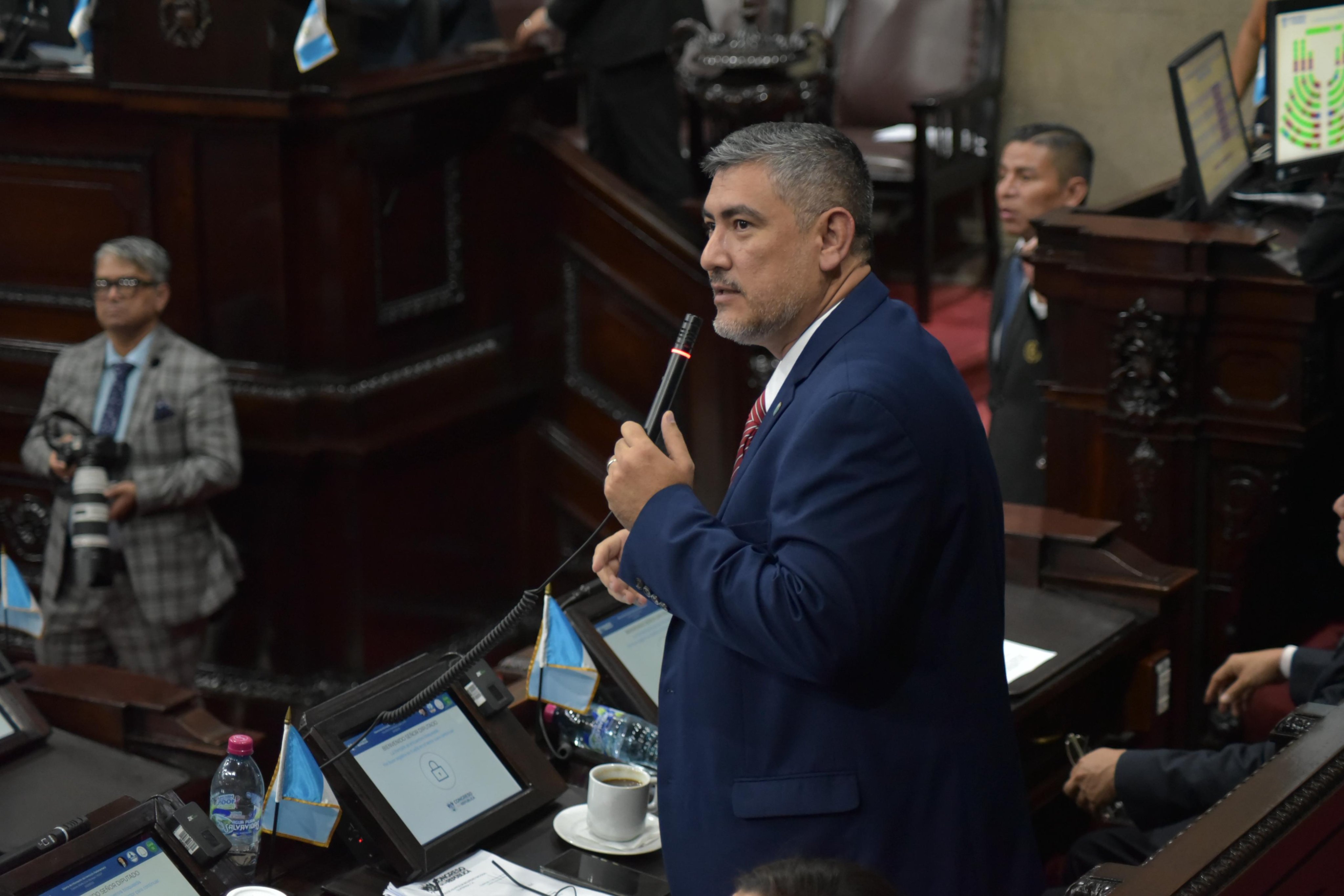Gustavo Cruz ha hecho carrera en el Congreso junto con Evelyn Morataya, y con respaldo de Alfonso Portillo.