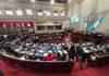 Más de 120 diputados permanecieron más de 60 minutos en la plenaria para aprobar varias iniciativas de ley en primer debate. Foto: La Hora / Roberto Cordón