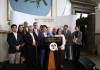 Reos que ya cumplieron condena podrían sustituir multas por trabajo comunitario, esto dice la iniciativa Los viceministros de Gobernación, Estuardo Solórzano y Mayda De León, participan en la iniciativa de ley de trabajo comunitario para privados de libertad. Foto: Congreso de la República