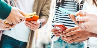 El tráfico de internet móvil creció 12% en un año, mientras los smartphones aptos para datos también aumentaron.