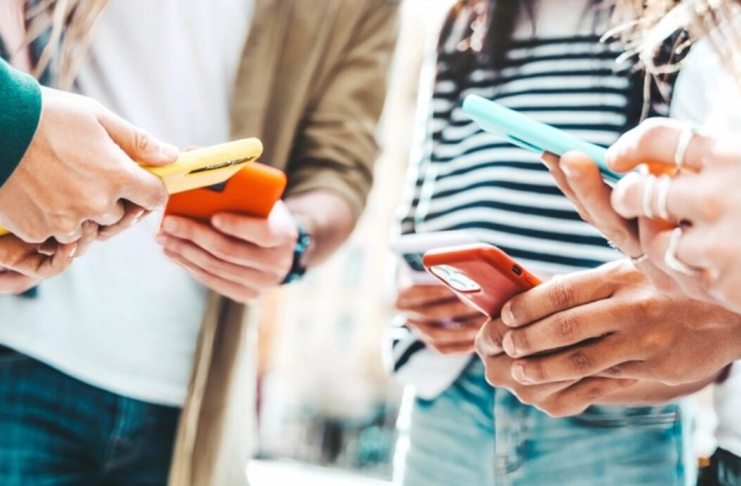 El tráfico de internet móvil creció 12% en un año, mientras los smartphones aptos para datos también aumentaron.