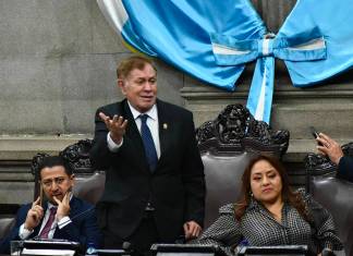 El presidente del Congreso, Luis Contreras, levanta la plenaria por falta de asistencia para continuar con la interpelación al ministro de Desarrollo Social. Foto: La Hora / José Orozco