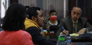 El Tribunal de Mayor Riesgo B escuchó la declaración de familiares de Eldin Choc quienes relataron los momentos de angustia durante la búsqueda tras la detención de este. Foto La Hora: Daniel Ramírez
