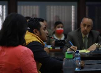 El Tribunal de Mayor Riesgo B escuchó la declaración de familiares de Eldin Choc quienes relataron los momentos de angustia durante la búsqueda tras la detención de este. Foto La Hora: Daniel Ramírez