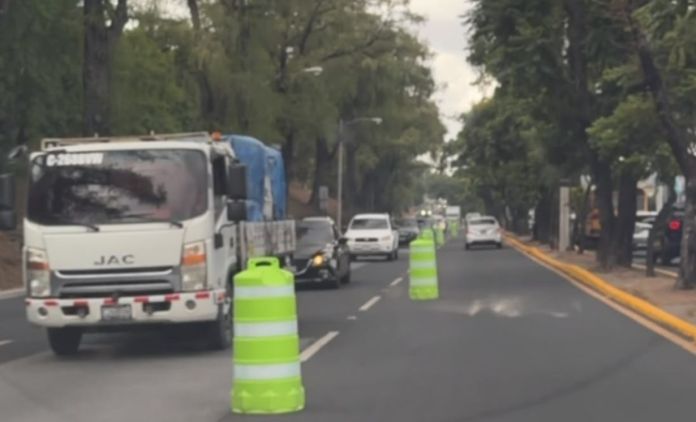 liberacion zona 13 Solo el lunes, la PMT contabilizó más de 7 mil vehículos que utilizaron el reversible entre el bulevar Liberación y la zona 13. Foto La Hora: PMT