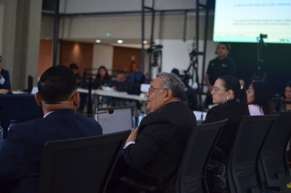 El decano en funciones de la Facultad de Económicas de la Usac. Foto La Hora