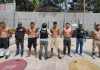 Guatemala traslada a cinco presuntos pandilleros de la Frontera de México a El Salvador Cinco presuntos pandilleros expulsados de México, fueron recibidos por Guatemala para ser trasladados a El Salvador donde son reclamados por la justicia. Foto La Hora: PNC