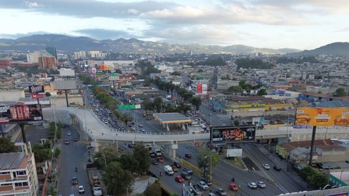 Paso a desnivel zona 11
