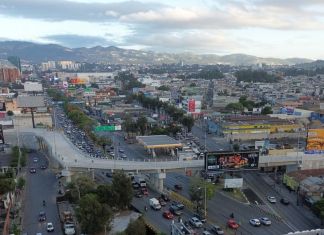 Paso a desnivel zona 11
