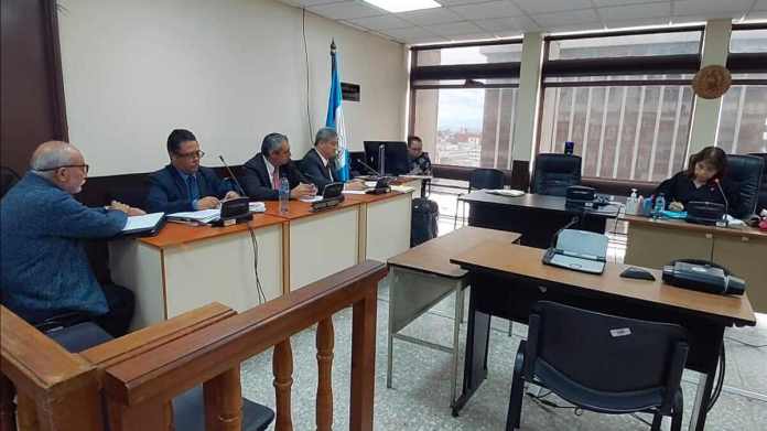 El Tribunal Quinto de Sentencia Penal se dispone a dictar sentencia dentro del caso del Patronato Antialcohólico que involucraba al difunto ex vicepresidente, Juan Francisco Reyes. Foto La Hora: Sergio Osegueda