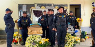Un agente con 18 años de servicio y otro con 10 meses, fallecidos en accidente, reciben honras fúnebres Honras fúnebres a agentes de PNC fallecidos