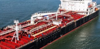 Las reservas de petróleo registran una importante baja al igual que los precios del petróleo, los cuales han bajado 9%. Foto La Hora: EFE