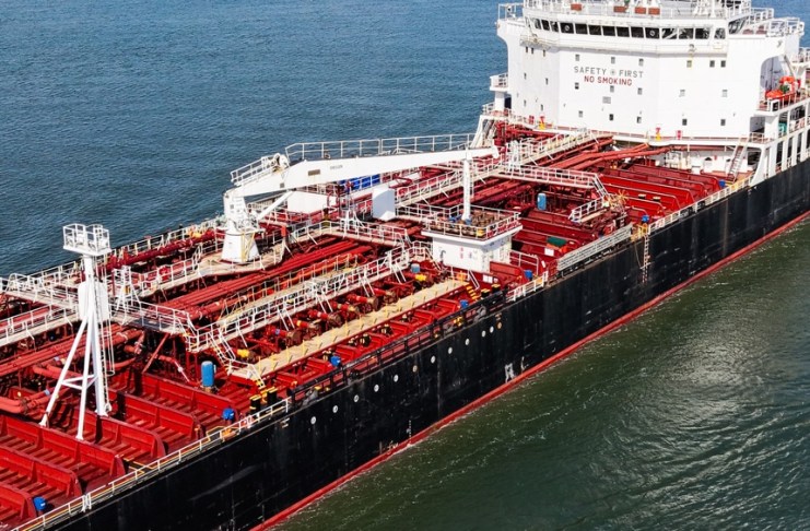 Reservas de crudo de EE. UU. bajan de los 300 millones de barriles, su menor nivel en 43 años Las reservas de petróleo registran una importante baja al igual que los precios del petróleo, los cuales han bajado 9%. Foto La Hora: EFE