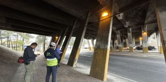 Daño estructural en puente del Anillo Periférico obliga a desvío de transporte pesado hacia El Trébol Por presentar daños en su estructura, se restringió el paso para el transporte pesado y solo pasarán vehículos livianos. Foto La Hora: José Orozco