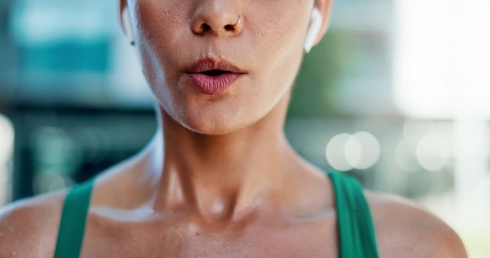 Respirar es algo tan normal, pero hay algo que podrías estar haciendo mal. Foto La Hora: Shutterstock/PeopleImages