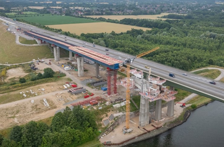 La bolsa dejó de ser solo para los grandes y empieza a financiar proyectos con los pequeños inversionistas Proyectos de infraestructura privados ya recurren al mercado de valores nacional para obtener financiamiento. Foto La Hora: Shutterstock