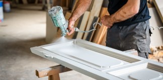 Las puertas de madera lideran las exportaciones del sector forestan en el país. Foto La Hora: Shutterstock