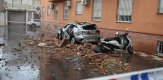 El terremoto dejó, hasta el momento algunos daños, pero sin víctimas mortales. Foto La Hora: EFE