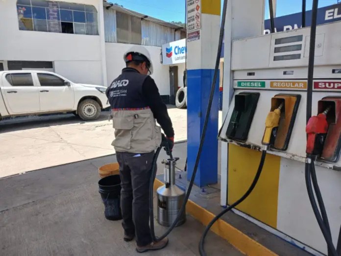 El MEM presentó 34 denuncias contra gasolineras por presuntas alzas irregulares en los precios tras el fin del subsidio. Foto La Hora: Archivo.