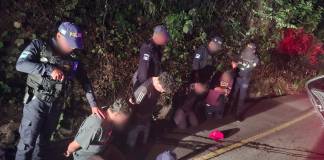 Ataque contra trailero panameño en Santa Rosa termina con cuatro capturados Ataque contra trailero panameño en Santa Rosa termina con cuatro capturados. Foto La Hora: PNC.