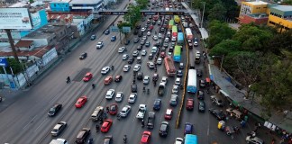 Menos viajes, menos vehículos. El teletrabajo avanza en el Congreso y podría impactar la movilidad.