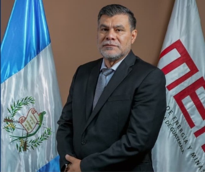 viceministro Rodolfo Xoy asume como nuevo viceministro encargado de Minería e Hidrocarburos del MEM, tras la salida de su antecesor.