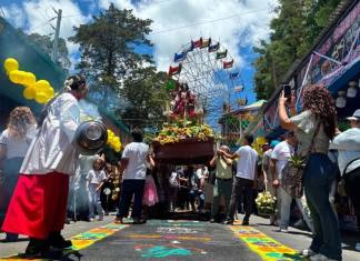Este miércoles se realizó la tradicional "Procesión de los Mercaderes" en honor a la Virgen de la Asunción, patrona de la Ciudad Capital. Foto La Hora: Pastoral de Religiosidad Popular La Asunción