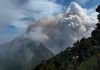Suspenden clases presenciales en Alotenango, Escuintla y Yepocapa por actividad del volcán de Fuego La actividad del volcán de Fuego mantiene el descenso de corrientes de densidad piroclástica hacia la barranca Santa Teresa y Seca, aseguró la Conred.