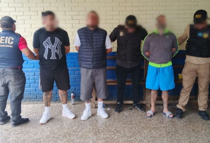 Un total de 43 celulares, tres pistolas y cocaína incautados en celdas de peligrosos pandilleros en Pavón