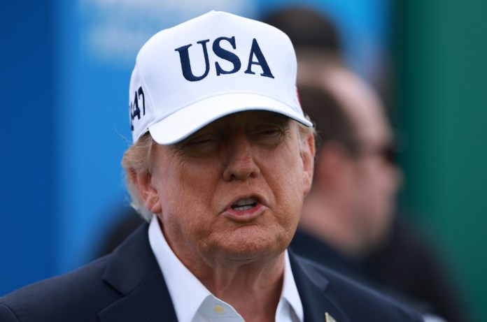 Trump acusa al Supremo de que sus decisiones "erróneas" han costado "billones" a EEUU Estados Unidos ha lanzado una alerta para ciudadanos que viajan a Medio Oriente o Irán, derivado de la escalada de violencia en la zona.