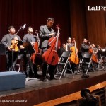 La Orquesta de Apoyo a la Formación Artistica relizó una protesta en el interin de una presentación derivado para que reinstruyan a su director.