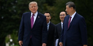 Presidente Donald Trump junto a su homólogo Xi Jinping durante reunión en la Casa Blanca. Foto La Hora: EFE