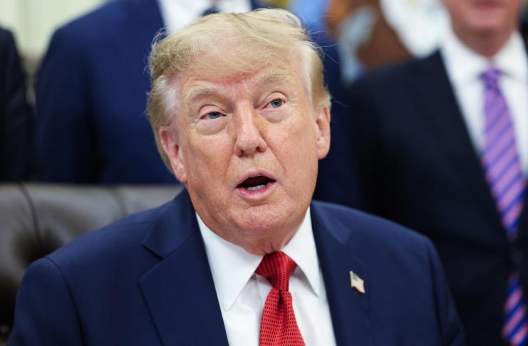 Varios periodistas fueron vetados y se les negó el acceso a la Casa Blanca este sábado, tras órdenes del presidente Donald Trump. Foto: EFE