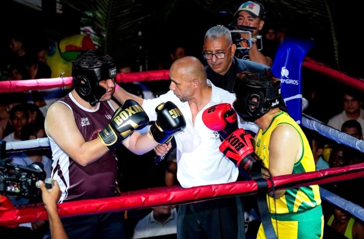 Un Gobernador y un alcalde de Colombia se enfrentan en «Guerra en la selva», un evento para impulsar el boxeo Fotografía tomada de la cuenta de Instagram @gobercaqueta de la Gobernación de Caquetá que muestra al gobernador de Caquetá, Luis Francisco Ruiz (d), y al alcalde de Florencia, Marlon Monsalve (i), durante una pelea de boxeo. Foto La Hora: EFE