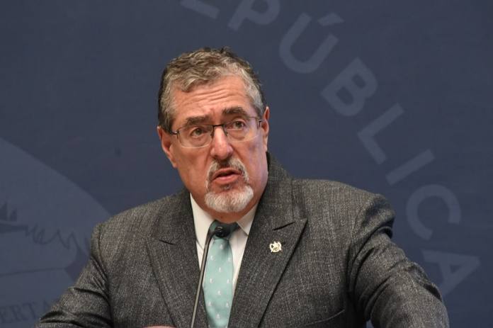 El presidente Bernardo Arévalo asegura que su postura sobre protestas es la misma a 2023, pero rechaza los bloqueos en cualquier ambito.