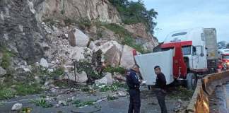 Un derrumbe en el km 27 de la ruta al Atlántico, con jurisdicción en Palencia, complica el tráfico hacia el Norte del país.