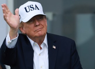 Donald Trump asegura que él es el único control que el avance de la IA necesita