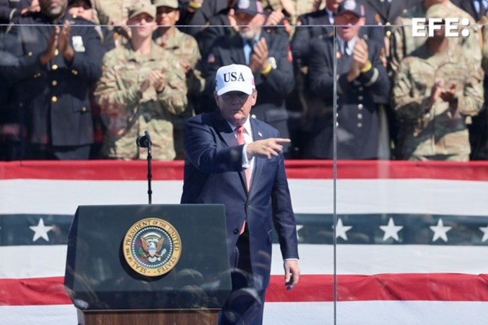 El presidente de Estados Unidos, Donald Trump, habla en un acto organizado por la fundación Tunnel to Towers. Foto La Hora: EFE