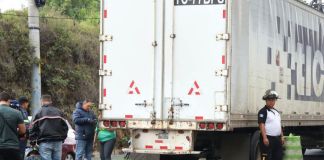 Accidente de tránsito registrado en el bulevar San Cristobal. Foto La Hora: Bomberos Voluntarios