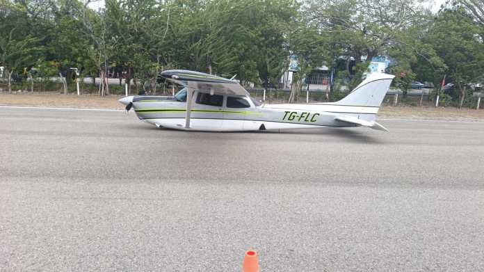 Accidente de aeronave Cessna en aeródromo de Chiquimula. Foto La Hora: DGAC.