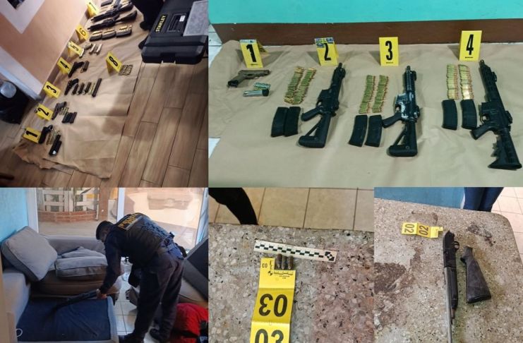 Armas de fuego vinculadas a estructura criminal Los Tambora localizadas en Sanarate. Foto La Hora: PNC