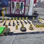El arsenal incautado por la PNC durante un operativo en Santa Elena Barillas, Villa Canales, incluía siete fusiles y dos pistolas.