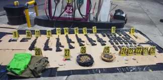 El arsenal incautado por la PNC durante un operativo en Santa Elena Barillas, Villa Canales, incluía siete fusiles y dos pistolas.