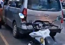 Ataque armado contra microbús provoca cierres en zona 7. Foto La Hora: PMT.
